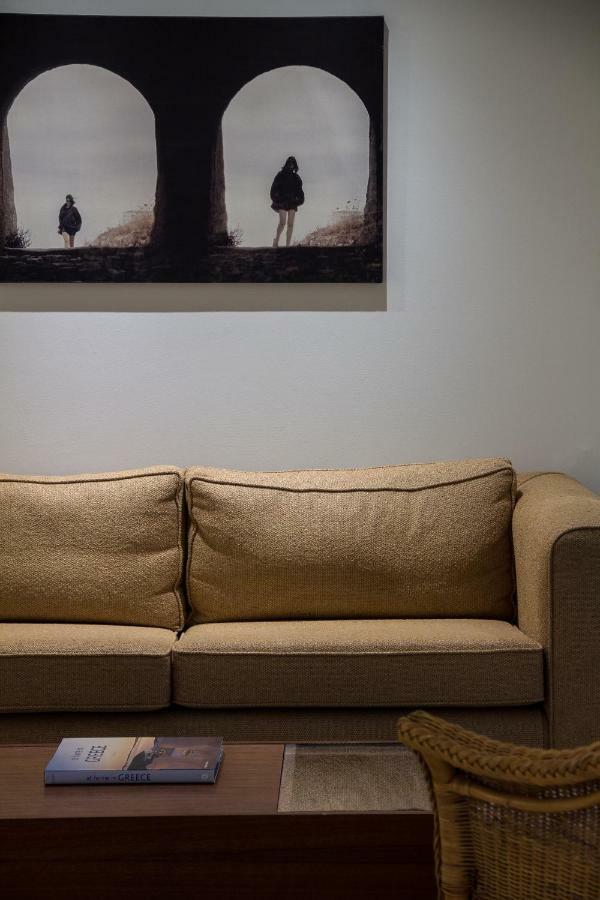 Right Under The Acropolis Apartment เอเธนส์ ภายนอก รูปภาพ