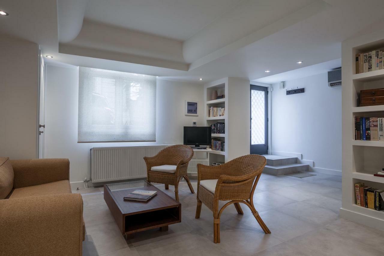 Right Under The Acropolis Apartment เอเธนส์ ภายนอก รูปภาพ