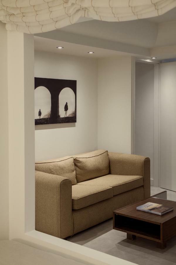 Right Under The Acropolis Apartment เอเธนส์ ภายนอก รูปภาพ